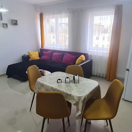 Cosy 2 Bedroom Apartment In New Town Μπρασόβ Εξωτερικό φωτογραφία